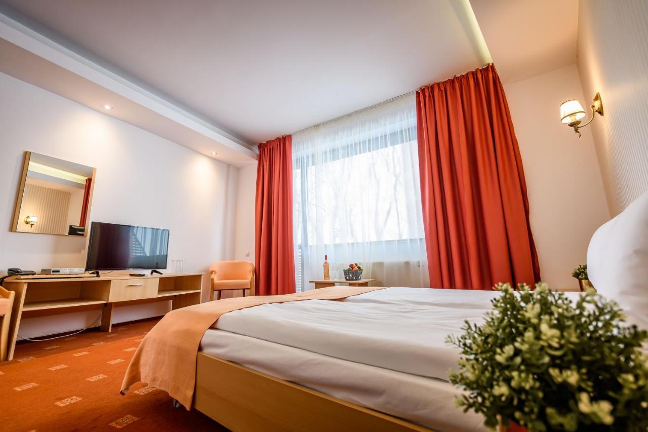 Hotel Andy Km 36 Bucarest Esterno foto